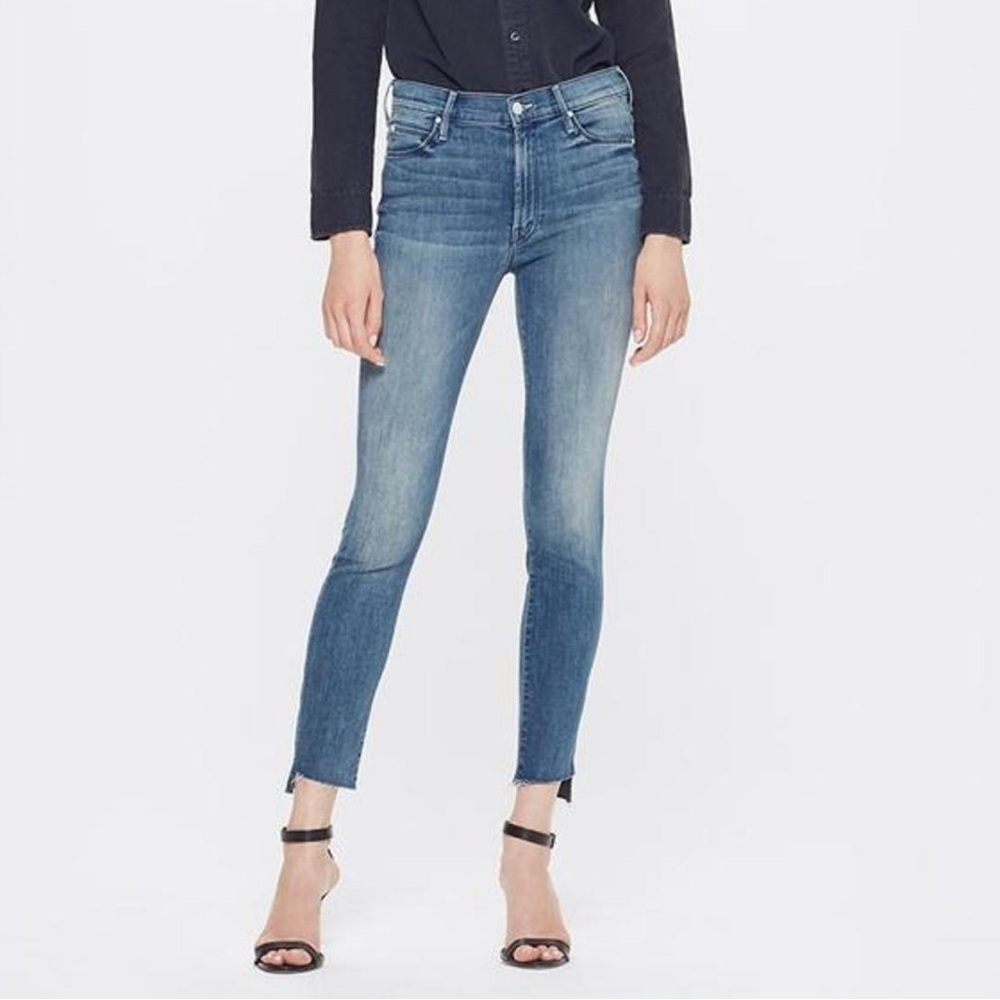 Mother stunner zip ankle step fray jeans in good girls do